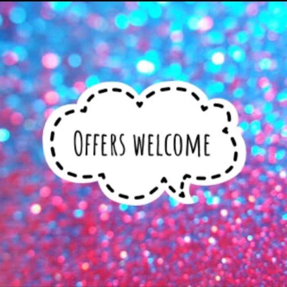 I ACCEPT ALL REASONABLE OFFERS🎉